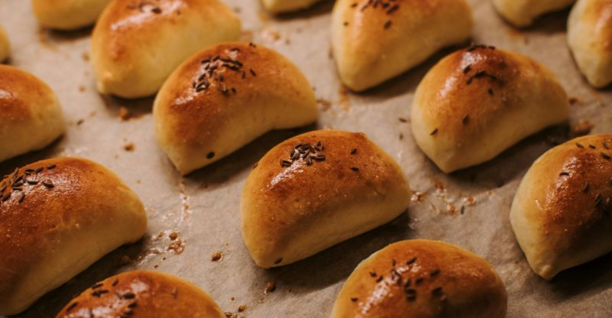 17 Thanksgiving Potluck Dishes Everyone Hopes You’ll Bring Again