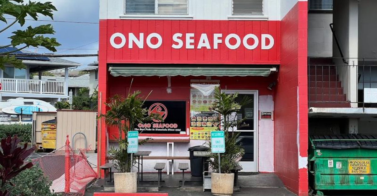 18 Local Food Spots In Hawaii That Capture The True Island Flavor