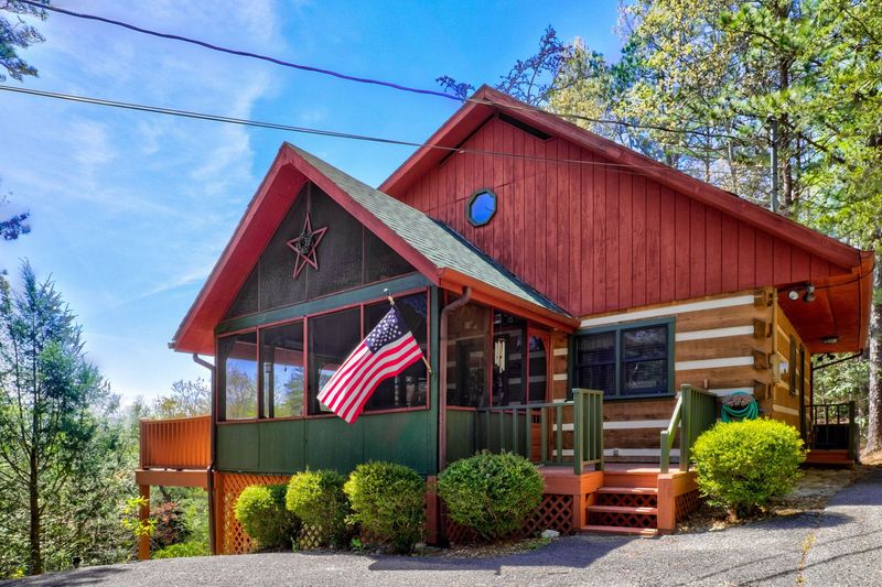 Cozy Mountain Cabins in Gatlinburg