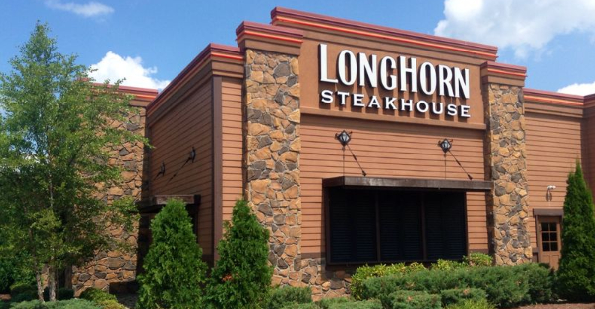 8 Restaurant Chains Serving Ribs Worth Getting Messy For