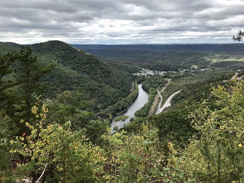 Thousand Steps, Standing Stone Trail