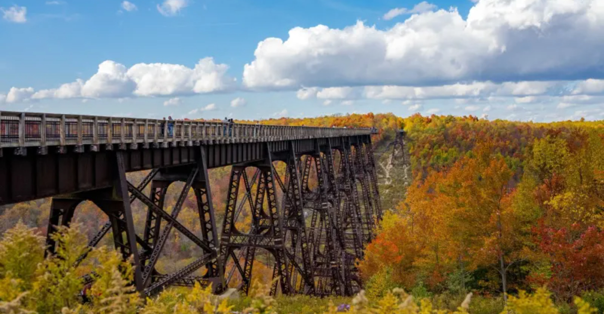 8 Spine-Tingling Trails In Pennsylvania To Trek This Fall