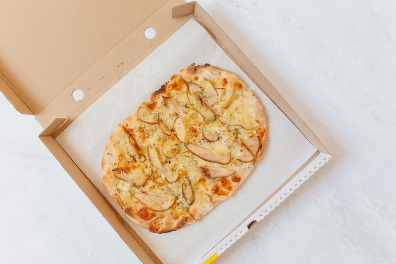White Pizza – Garlic Cream And Ricotta
