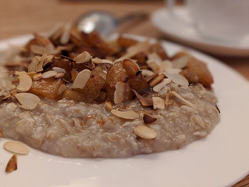 Apple Cinnamon Oatmeal