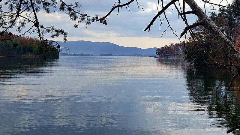Smith Mountain Lake State Park