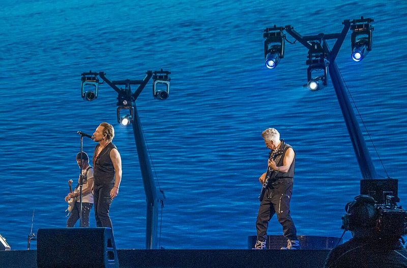 U2