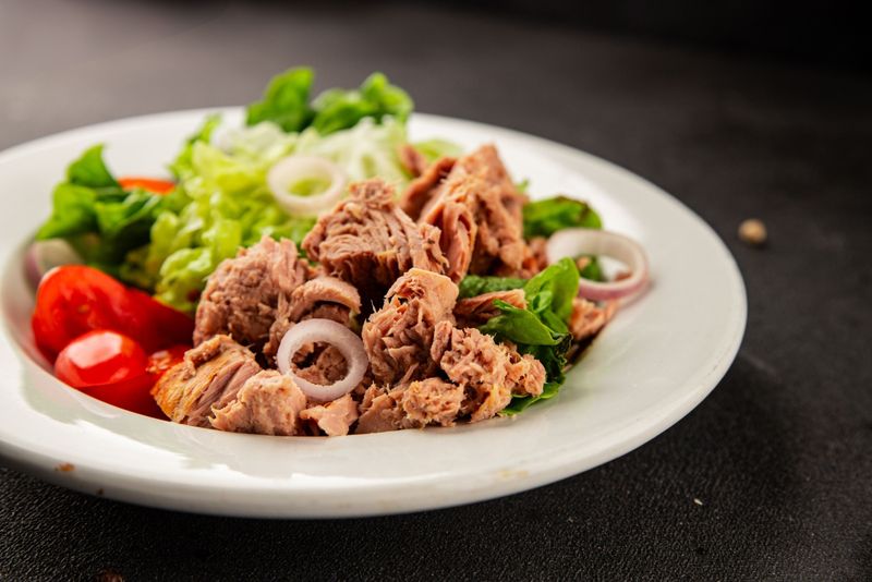 Mediterranean Tuna Salad with Greek Yogurt