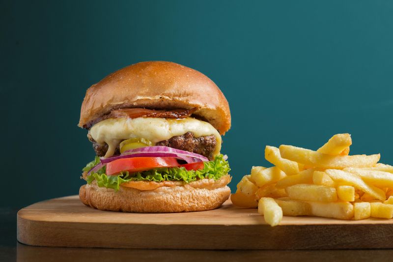 Cheeseburger With Fries