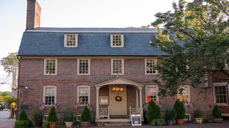 Historic Pubs and Taverns