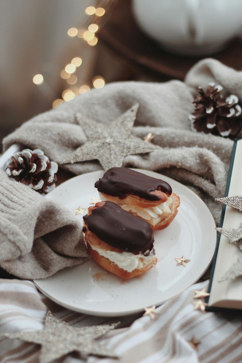 Chocolate Pudding Eclairs