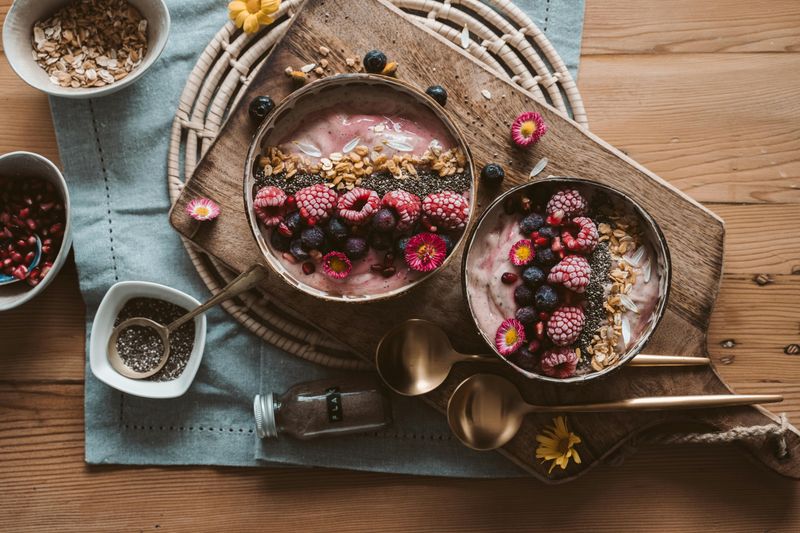 Overnight Oats with Berries & Nuts