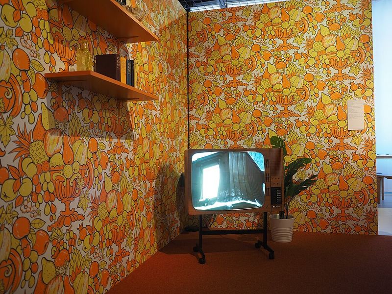 CRT Television Set