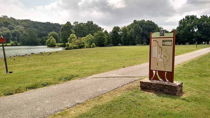Lake Bella Vista Trail