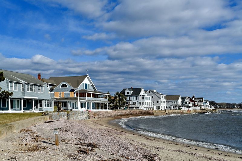 Madison: Bookworm Heaven By The Beach