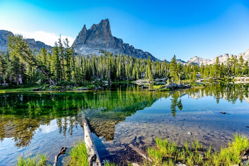 Sawtooth Mountain Gateway