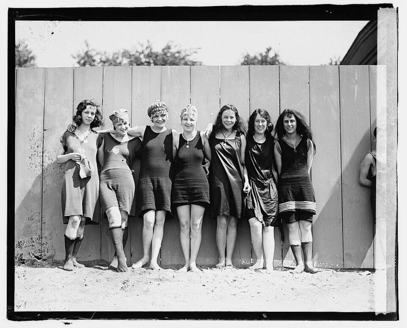Vintage Beachgoers At Atlantic City