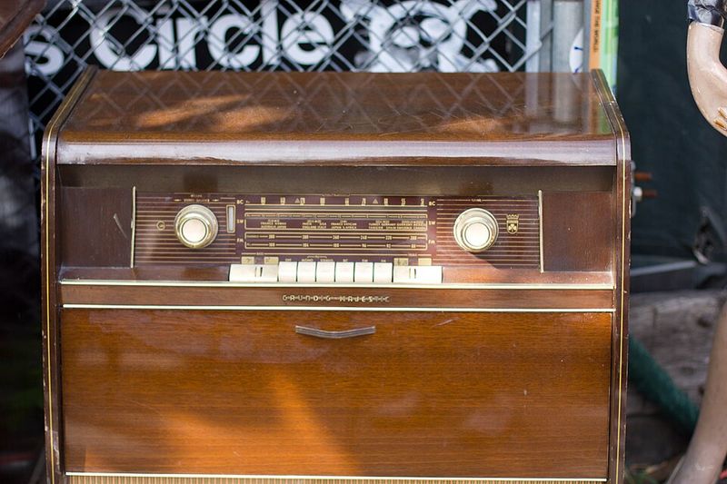 Record Players with Built-In Radios