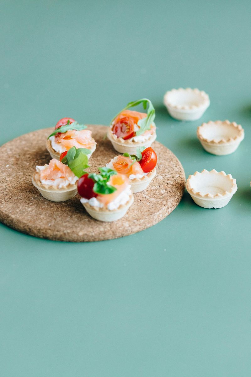Caprese Puff Pastry Bites