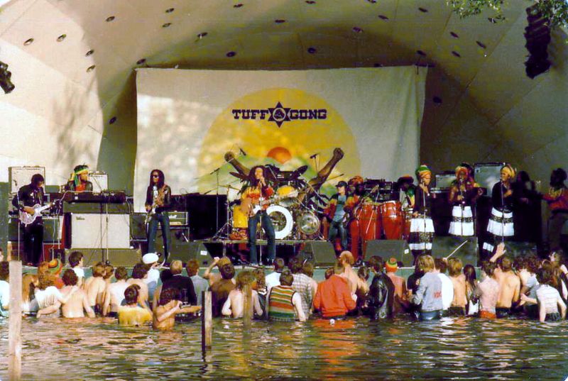Bob Marley & The Wailers - No Woman, No Cry (Live) (1975)