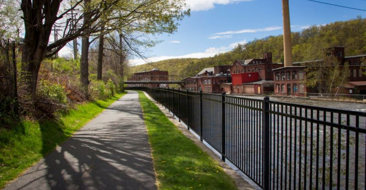 Massachusetts’ ‘Town Of Five Villages’ Is A Rural Arts Hub With Galleries, Vistas, And A Dreamy Bookshop