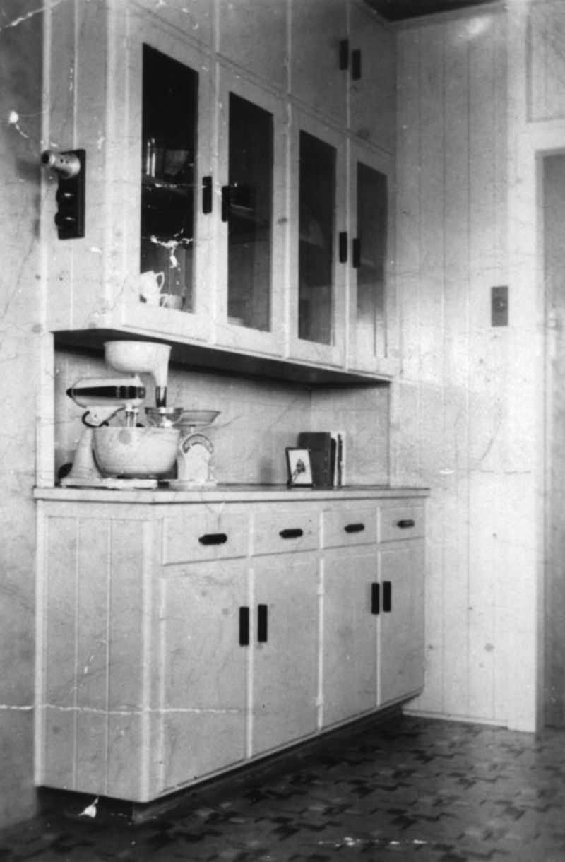 Queensland 1940s Kitchen Cabinets