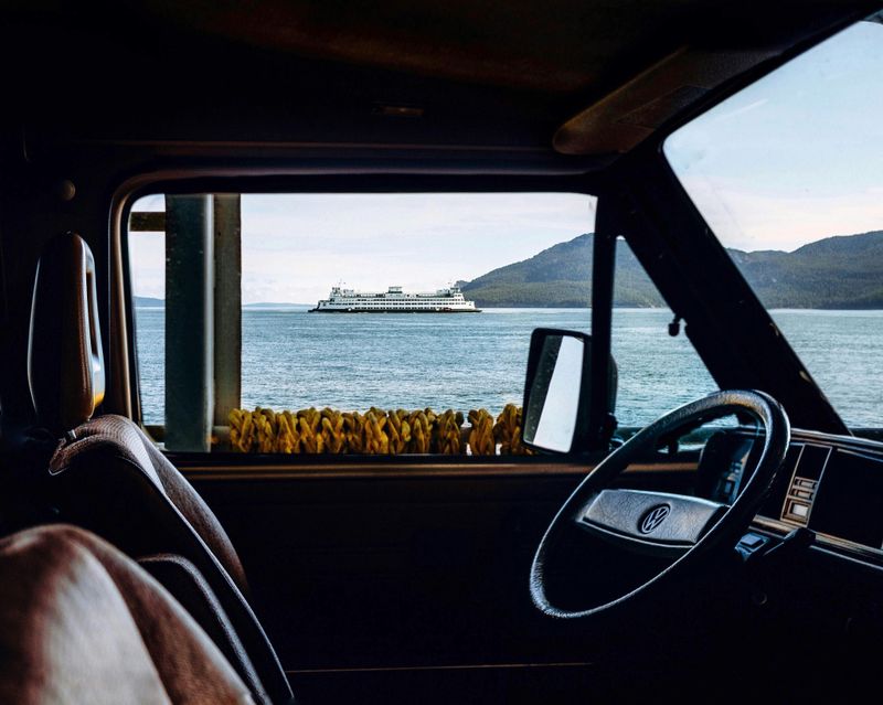 Manually Rolling Car Windows Up And Down