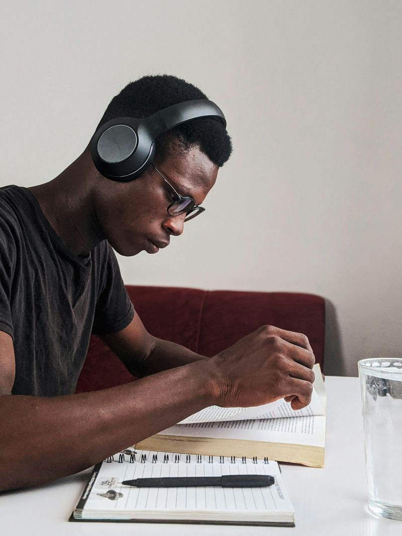 Learning From Textbooks And Writing By Hand
