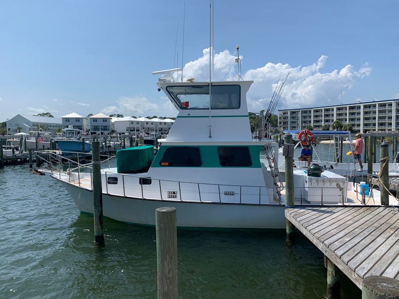 Gulf Shores Marina: Charter Fishing Hub