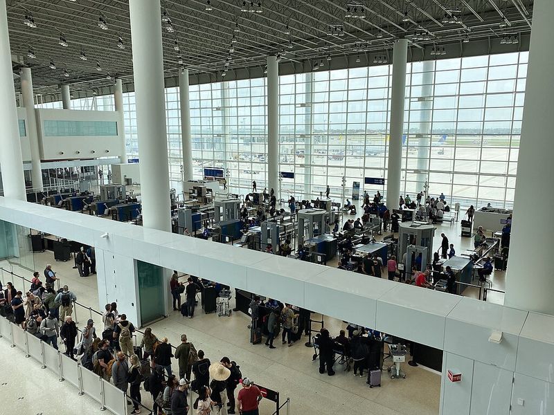 Smoke Everywhere Became Smoke-Free Planes And Venues