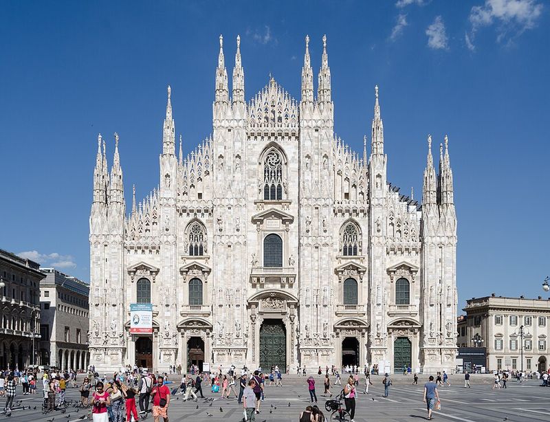 Milan's Duomo (The Tourist Trap)