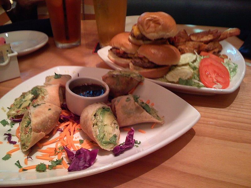 Avocado Egg Rolls With Sweet Chili Sauce