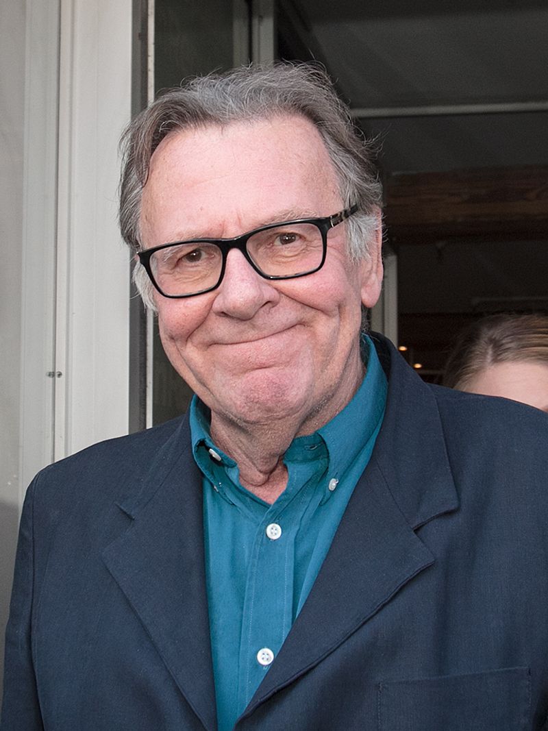 Tom Wilkinson – Arthur Edens (A Civil Action)