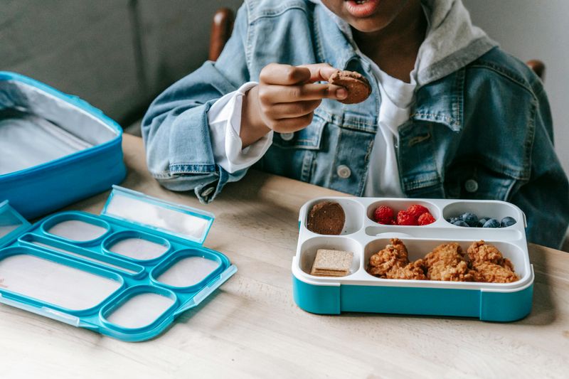 Lunch Boxes With Cartoons