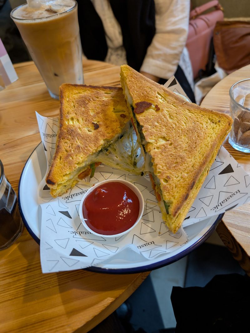 Caprese Sandwich (Mozzarella–Tomato–Basil)