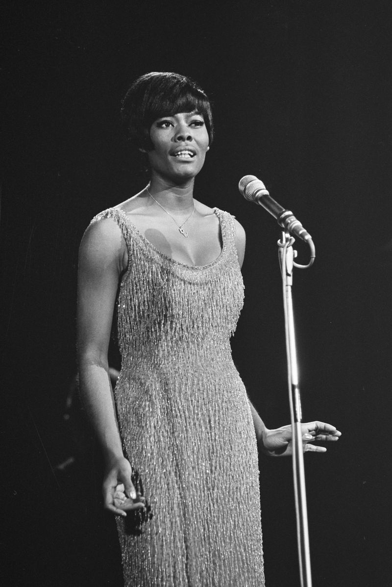 Walk On By – Dionne Warwick