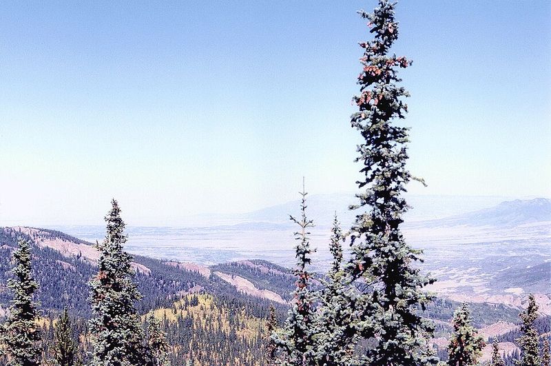 Raton Pass: Gateway Through the Mountains
