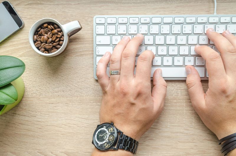 Typing Without Looking At The Keyboard