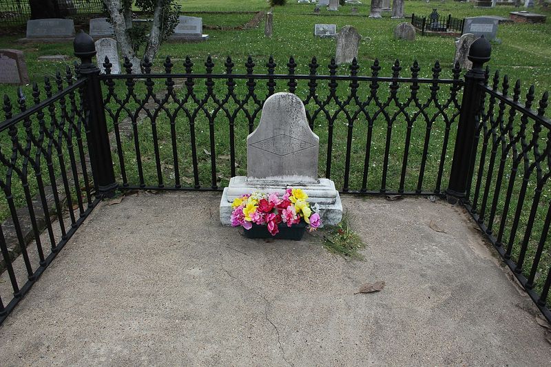 Diamond Bessie's Grave