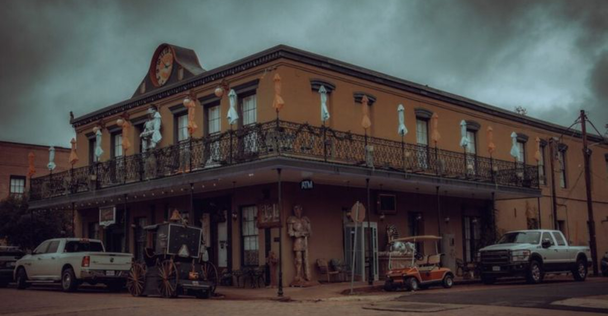 Top 10 Haunted Places To Visit in East Texas That Will Send Chills Down Your Spine