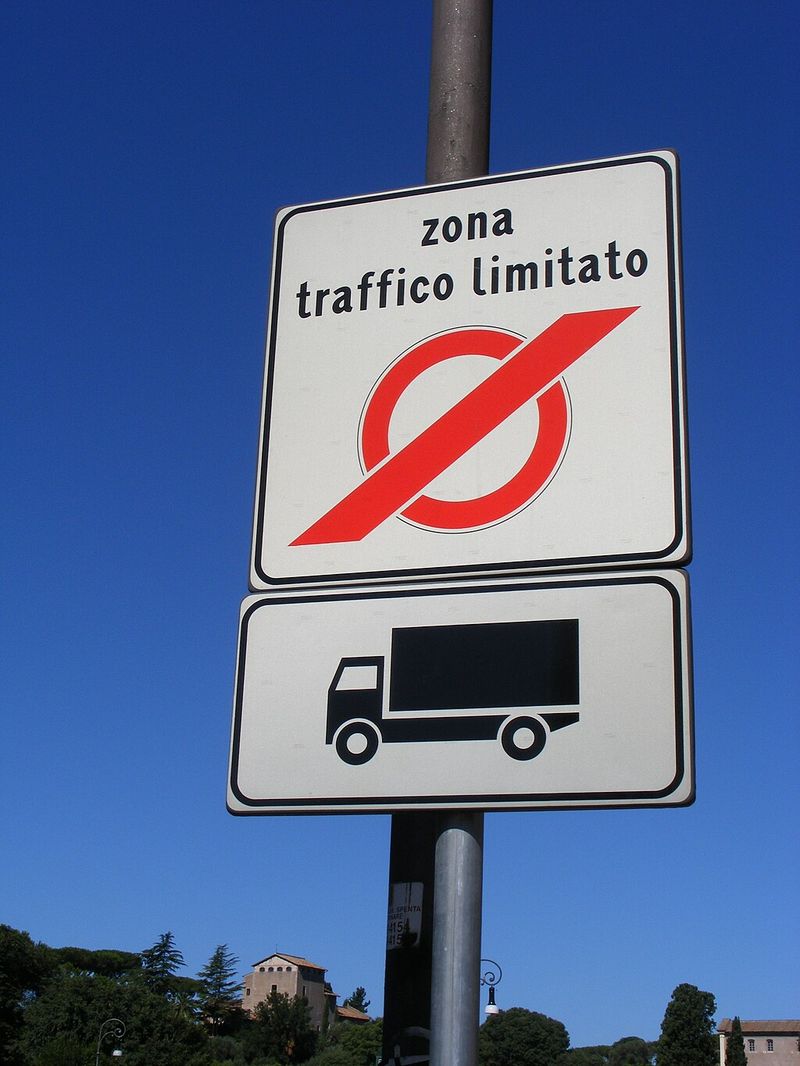 Watch For ZTL Limited Traffic Zones When Driving