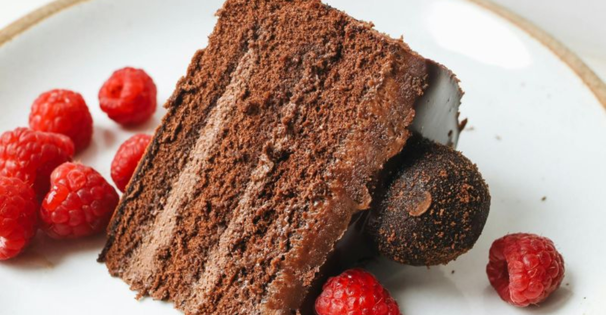 10 Legendary 1950s Cake Recipes Worth Bringing Back