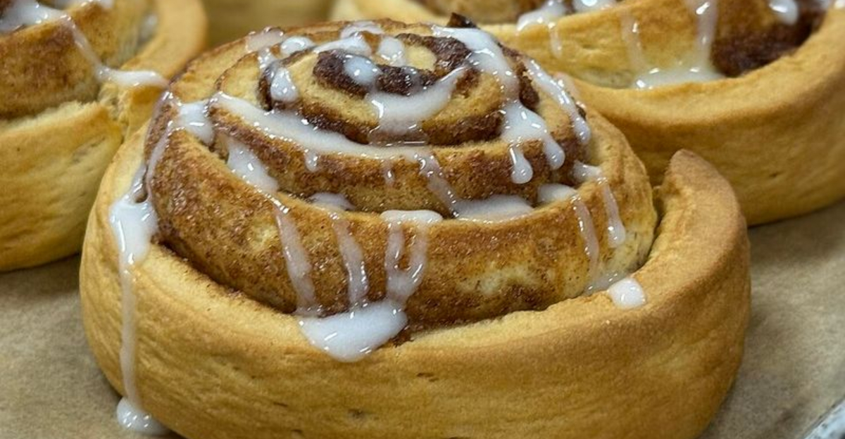 10 Ways Cinnamon Rolls And Honey Buns Stand Worlds Apart