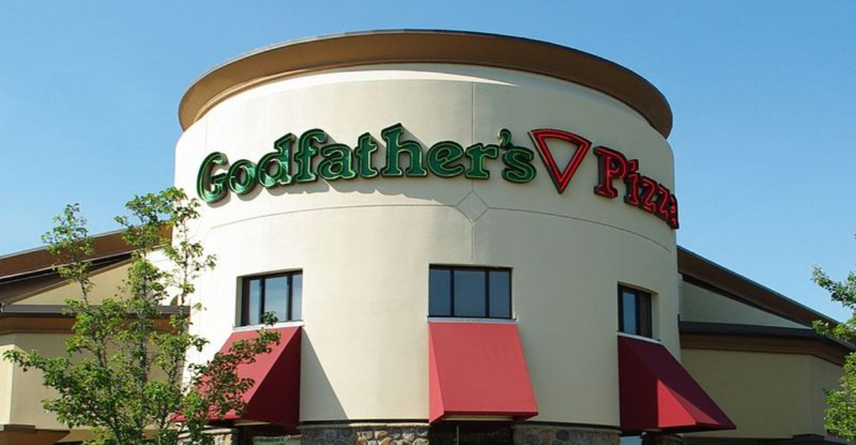 12 Classic Pizza Chains That Faded Out Of Existence