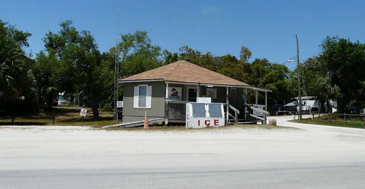 12 Hidden Beach Towns Along Florida’s Quiet, Forgotten Coast