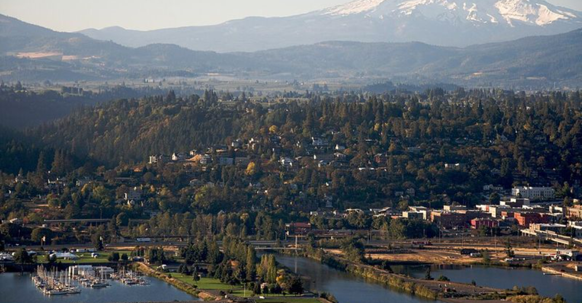 15 American Towns That Became Unexpected Tourist Destinations