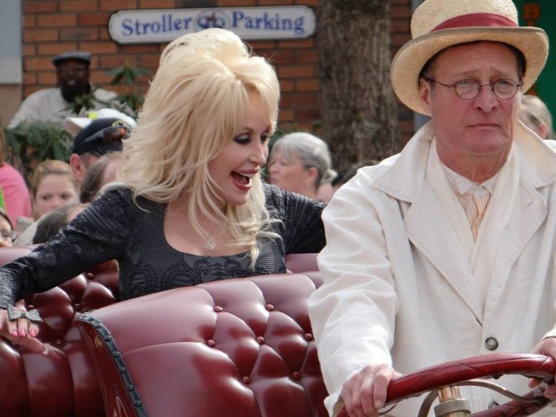 Dolly Parton – Theme Park Owner & Philanthropist