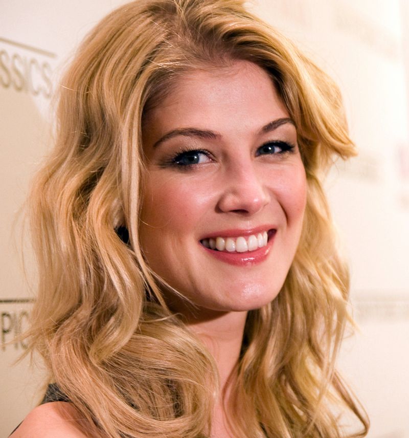 Marla Grayson – I Care a Lot (2020), Played By Rosamund Pike