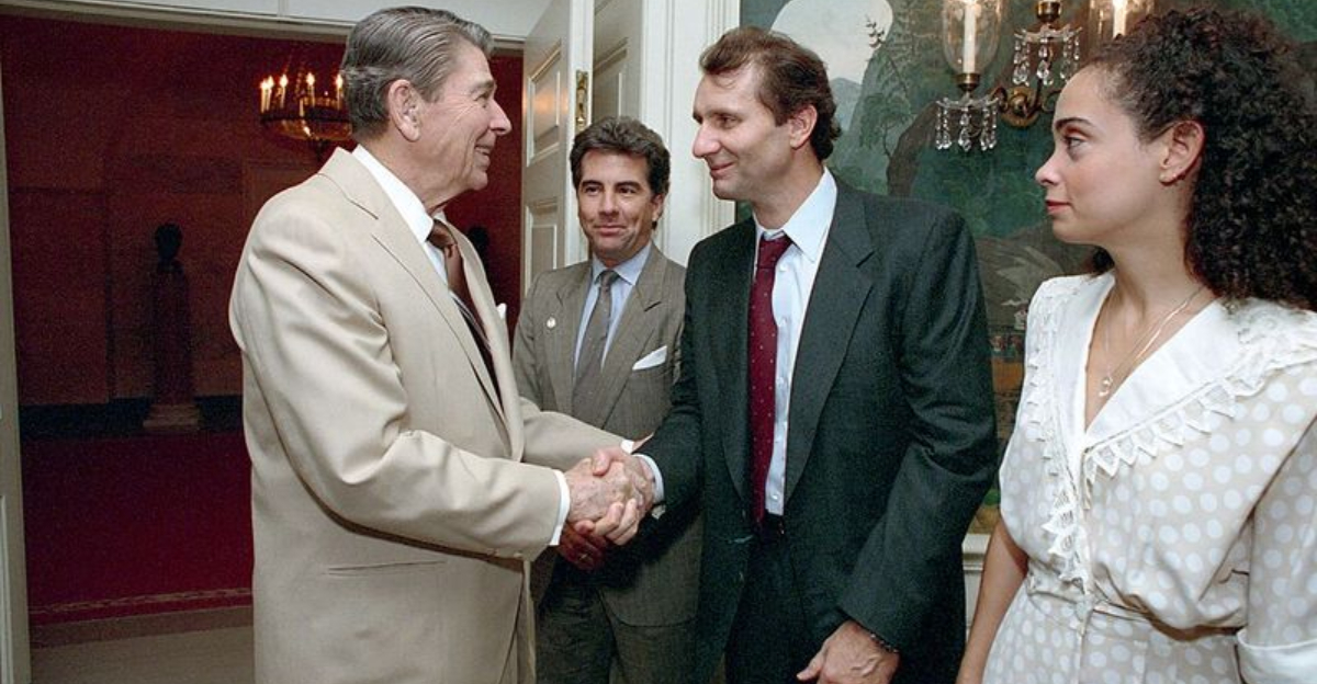 15 Sitcom Icons Forever Defined By One Unforgettable Role