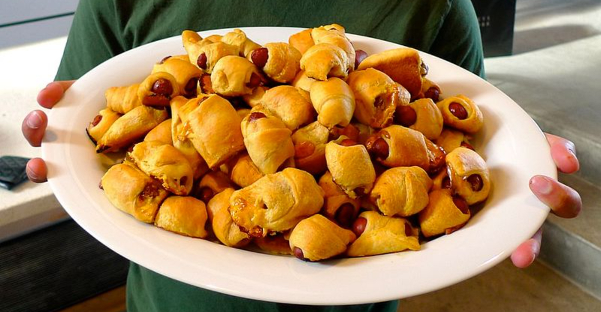 15 Timeless Potluck Recipes From The Boomer Era That Still Shine