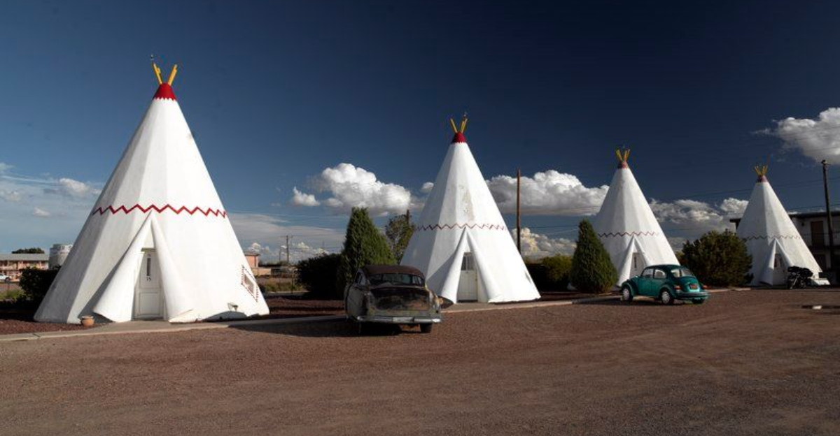 16 Classic American Roadside Attractions Still Worth Pulling Over For